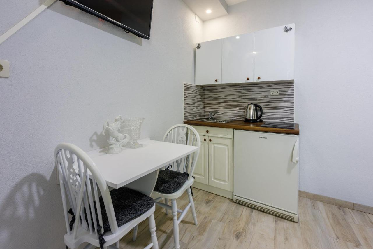 Apartments And Room Art Цриквеница Экстерьер фото