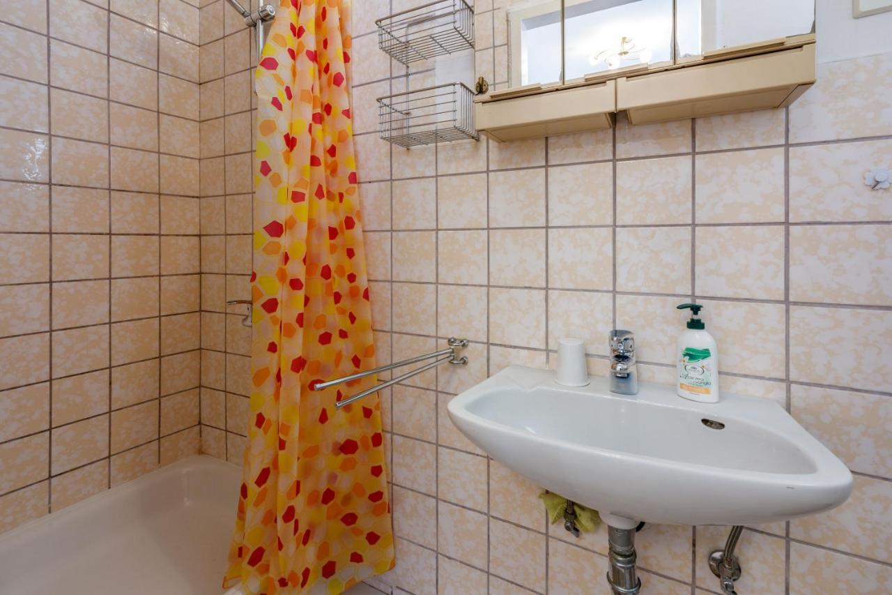 Apartments And Room Art Цриквеница Экстерьер фото